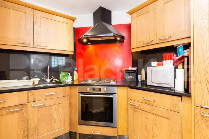 Ground Floor 1 bedroom property with patio located in the heart of Muswell Hill Pages Lane, Muswell Hill